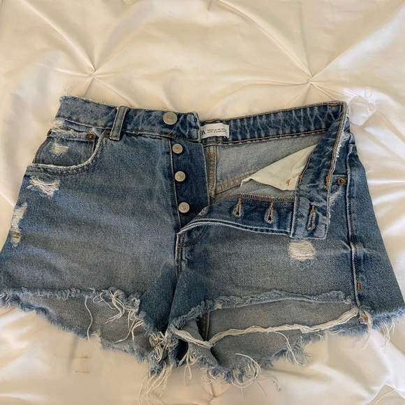 Zara shorts - Picture 3 of 4